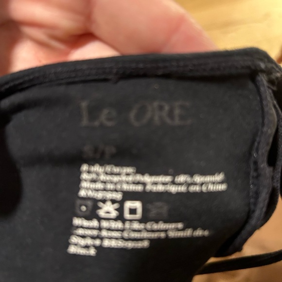 Bandier Le Ore Cutout Sports Bra Black - Picture 4 of 4